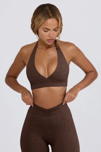 Reggiseno sportivo in jersey spazzolato con scollo a V in Pecan Marl