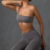 Reggiseno sportivo monospalla in grigio antracite slavato Reggiseno sportivo monospalla in grigio antracite slavato