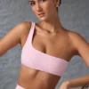 Reggiseno sportivo monospalla in rosa ghiaccio slavato Reggiseno sportivo monospalla in rosa ghiaccio slavato