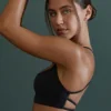 Reggiseno sportivo senza cuciture con spalline in nero Reggiseno sportivo senza cuciture con spalline in nero