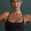 Reggiseno sportivo senza cuciture con spalline in nero Reggiseno sportivo senza cuciture con spalline in nero