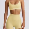 Reggiseno sportivo senza cuciture e senza schienale Super Sculpt in giallo burro Reggiseno sportivo senza cuciture e senza schienale Super Sculpt in giallo burro