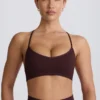 Reggiseno sportivo senza cuciture Super Sculpt con incrocio sulla schiena in color cioccolato Reggiseno sportivo senza cuciture Super Sculpt con incrocio sulla schiena in color cioccolato