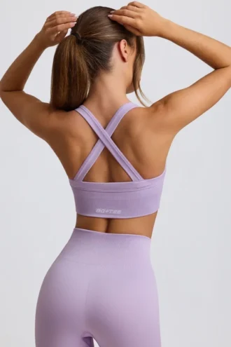Reggiseno sportivo senza cuciture Super Sculpt con incrocio sulla schiena in lilla tenue Reggiseno sportivo senza cuciture Super Sculpt con incrocio sulla schiena in lilla tenue
