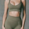 Reggiseno sportivo senza cuciture Super Sculpt con incrocio sulla schiena in verde chiaro Reggiseno sportivo senza cuciture Super Sculpt con incrocio sulla schiena in verde chiaro