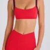 Reggiseno sportivo Soft Active con bordi a contrasto in rosso fragola Reggiseno sportivo Soft Active con bordi a contrasto in rosso fragola