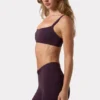 Reggiseno sportivo Soft Active con cuciture a vista in color prugna Reggiseno sportivo Soft Active con cuciture a vista in color prugna