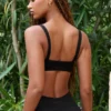 Reggiseno sportivo Soft Active con cuciture a vista in nero Reggiseno sportivo Soft Active con cuciture a vista in nero