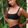 Reggiseno sportivo Soft Active con cuciture a vista in nero Reggiseno sportivo Soft Active con cuciture a vista in nero