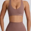 Reggiseno sportivo Soft Active con scollo a V in Mocha