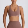 Reggiseno sportivo Soft Active con scollo a V in Mocha