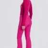 Salopette impermeabile a vita alta con bretelle in rosa magenta Salopette impermeabile a vita alta con bretelle in rosa magenta