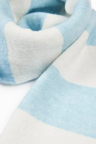 Sciarpa a righe in maglia blu polvere