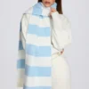 Sciarpa a righe in maglia blu polvere Sciarpa a righe in maglia blu polvere