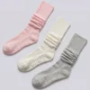 Set di 3 paia di calzini Pilates in vari colori Set di 3 paia di calzini Pilates in vari colori