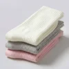 Set di 3 paia di calzini Pilates in vari colori Set di 3 paia di calzini Pilates in vari colori