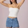 Shorts a vita alta e linea ad A Beata in lavaggio blu medio Shorts a vita alta e linea ad A Beata in lavaggio blu medio