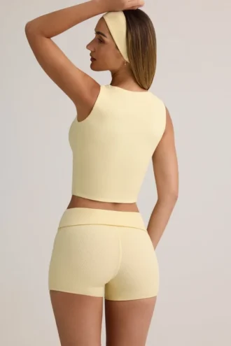 Shorts a vita media con risvolto Lisha in modal a coste, giallo crema