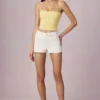 Shorts Beata a vita alta e linea ad A in lavaggio ecru Shorts Beata a vita alta e linea ad A in lavaggio ecru