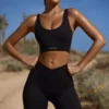 Shorts da ciclista a vita alta FlexiRib in nero Shorts da ciclista a vita alta FlexiRib in nero