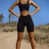 Shorts da ciclista a vita alta FlexiRib in nero Shorts da ciclista a vita alta FlexiRib in nero