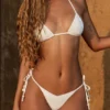 Slip Bikini a perline con lacci laterali Cebu in bianco leopardato hotfix Slip Bikini a perline con lacci laterali Cebu in bianco leopardato hotfix