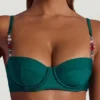 Slip Bikini a vita alta con decorazioni in perline Palau in verde giada Slip Bikini a vita alta con decorazioni in perline Palau in verde giada