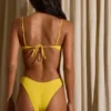 Top bikini Naxos con scollo rotondo in giallo dorato Top bikini Naxos con scollo rotondo in giallo dorato