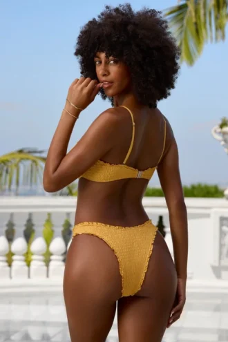 Slip Bikini a vita bassa in tessuto stropicciato color Marigold