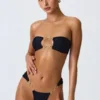 Slip Bikini Cheeky con spalline larghe e decorazioni Sunray in nero Slip Bikini Cheeky con spalline larghe e decorazioni Sunray in nero