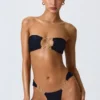 Slip Bikini Cheeky con spalline larghe e decorazioni Sunray in nero Slip Bikini Cheeky con spalline larghe e decorazioni Sunray in nero