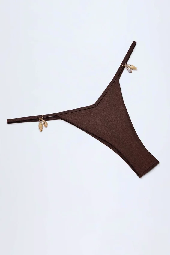 Slip Bikini con dettagli Cebu Charm in cioccolato fondente Slip Bikini con dettagli Cebu Charm in cioccolato fondente