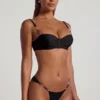Slip Bikini con fascia larga e decorazioni in perline Maui, colore nero Slip Bikini con fascia larga e decorazioni in perline Maui, colore nero