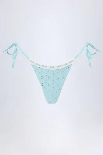 Slip Bikini con lacci laterali Vernazza in broderie anglaise, colore blu polvere Slip Bikini con lacci laterali Vernazza in broderie anglaise, colore blu polvere