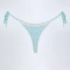 Slip Bikini con lacci laterali Vernazza in broderie anglaise, colore blu polvere Slip Bikini con lacci laterali Vernazza in broderie anglaise, colore blu polvere