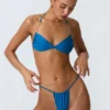 Top bikini con scollo all’americana e ruches decorato Clearwater in blu oceano Top bikini con scollo all’americana e ruches decorato Clearwater in blu oceano