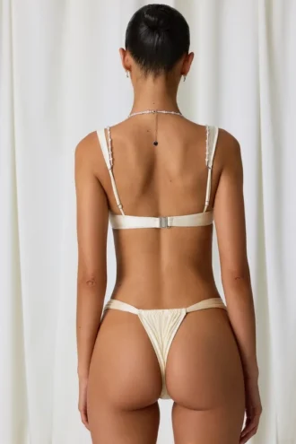 Slip Bikini Mahina con arricciature in bianco perla