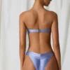 Top bikini a fascia con dettagli in perle d’acqua dolce in viola lavanda Top bikini a fascia con dettagli in perle d’acqua dolce in viola lavanda