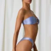 Top bikini a fascia con dettagli in perle d’acqua dolce in viola lavanda Top bikini a fascia con dettagli in perle d’acqua dolce in viola lavanda