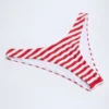Slip Bikini Santos Cheeky in rosso ciliegia Slip Bikini Santos Cheeky in rosso ciliegia
