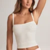 Top a canotta con scollo quadrato in modal Lai, bianco Top a canotta con scollo quadrato in modal Lai, bianco