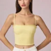 Top a canotta Hania in Modal con ricamo inglese, giallo limone Top a canotta Hania in Modal con ricamo inglese, giallo limone