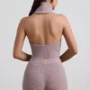 Top a collo alto senza schienale in maglia a coste Sakari, color taupe