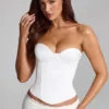 Top a corsetto con lacci Araminta in bianco