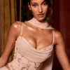 Top a corsetto con lacci e decorazioni Junelle con sciarpa in oro
