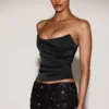 Top a corsetto drappeggiato in raso Yulea con allacciatura in nero e viola