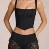 Top a corsetto regolabile con scollo morbido in pizzo Jemara, colore nero Top a corsetto regolabile con scollo morbido in pizzo Jemara, colore nero