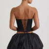 Top a corsetto senza spalline con cut-out a cuore decorato Amora in nero Top a corsetto senza spalline con cut-out a cuore decorato Amora in nero