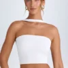 Top a fascia con dettaglio choker Khai in bianco
