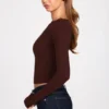 Top a maniche lunghe con arricciature in modal a coste Luisa, color cioccolato Top a maniche lunghe con arricciature in modal a coste Luisa, color cioccolato